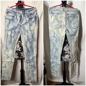 Bebe skinny acid wash Jeans